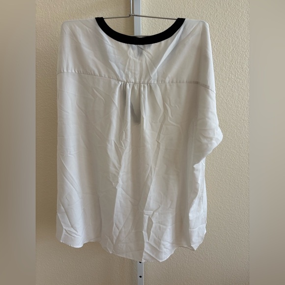 Banana Republic Contrast Trim Blouse in Cocoon - Size XL - Picture 3 of 3